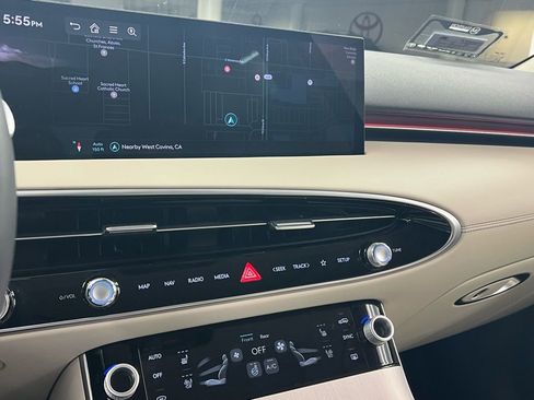 Used 2026 Genesis GV70 2.5T Advanced image 9