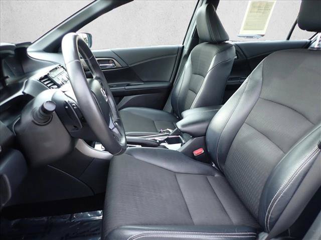 Used 2017 Honda Accord Sport image 10
