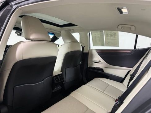 Certified 2025 Lexus ES 300h w/ Premium Package FWD image 22