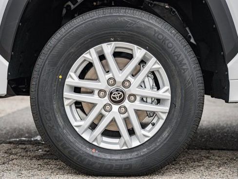 New 2026 Toyota Tundra SR5 w/ SR5 Convenience Package image 18