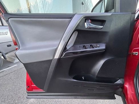 Used 2018 Toyota RAV4 XLE image 28