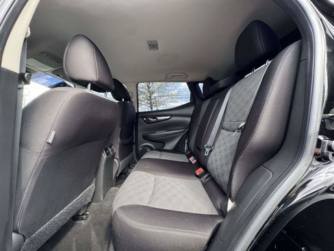 Used 2019 Nissan Rogue Sport SV w/ All-Weather Package AWD/4WD image 13