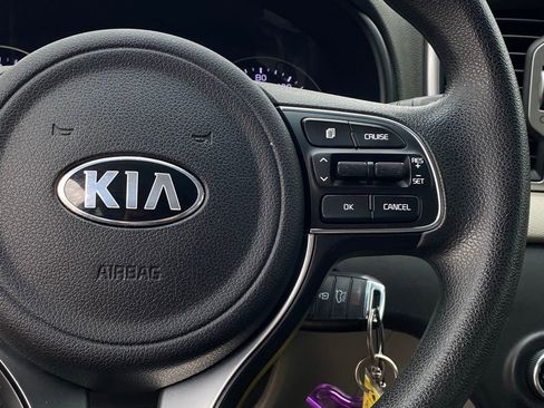 Used 2019 Kia Sportage LX FWD image 15