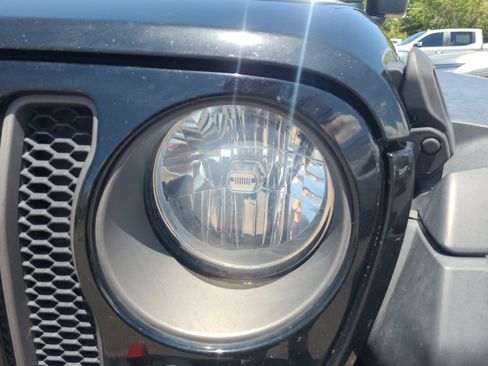 Used 2019 Jeep Wrangler Unlimited Rubicon AWD/4WD image 9