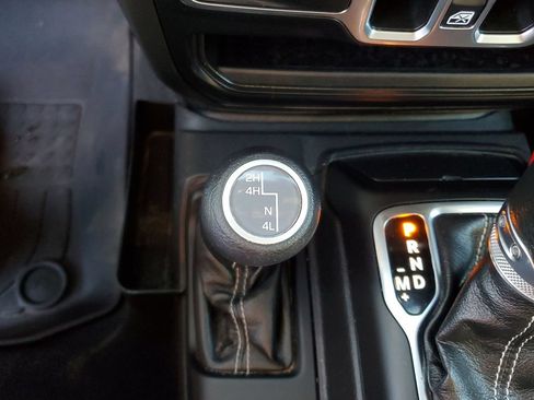 Used 2023 Jeep Gladiator Overland AWD/4WD image 23