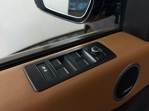 Certified 2019 Land Rover Discovery HSE Luxury image 22