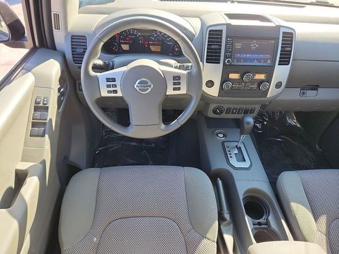 Used 2020 Nissan Frontier SV w/ Midnight Edition Floor Mats image 11