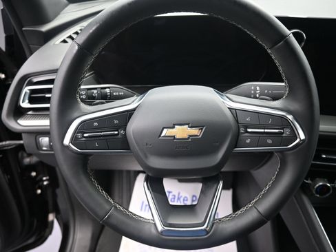 Used 2024 Chevrolet Traverse LS FWD image 11