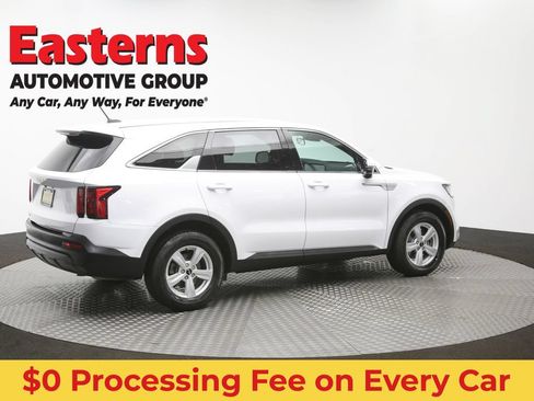 Used 2023 Kia Sorento LX FWD image 38