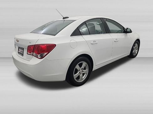 Used 2015 Chevrolet Cruze LT w/ Sun And Sound Package FWD image 4