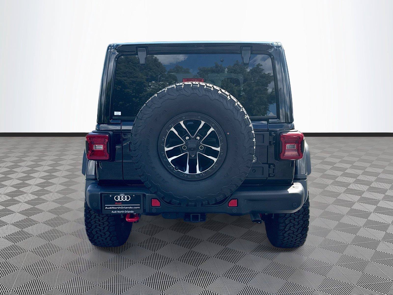 Used 2024 Jeep Wrangler Unlimited Rubicon AWD/4WD image 6