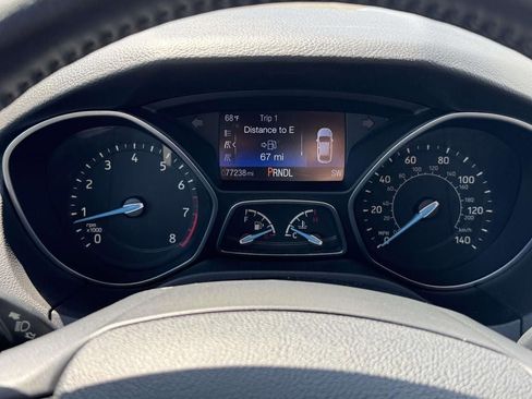 Used 2016 Ford Focus SE w/ SE Cold Weather Package FWD image 18