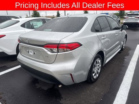 Used 2025 Toyota Corolla LE FWD image 4