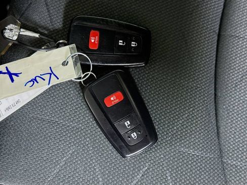 Used 2023 Toyota RAV4 XLE AWD/4WD image 31