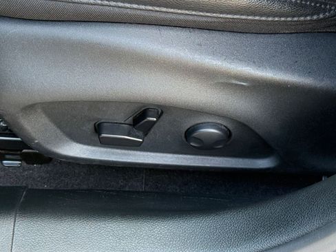 Used 2025 Jeep Compass Limited image 22