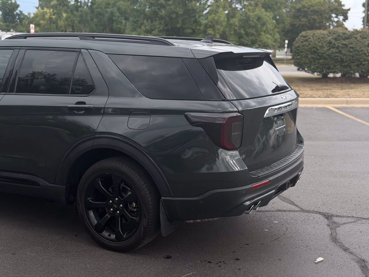 Used 2024 Ford Explorer ST-Line w/ Class IV Trailer Tow Package AWD/4WD image 7
