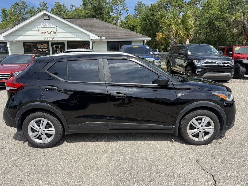 Used 2019 Nissan Kicks S FWD image 4