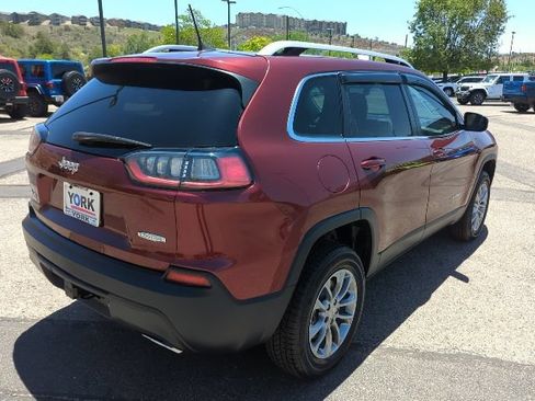 Used 2019 Jeep Cherokee Latitude Plus w/ Comfort/Convenience Group AWD/4WD image 4