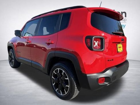 Used 2023 Jeep Renegade Latitude AWD/4WD image 5
