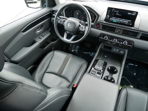 Used 2024 Honda Pilot EX-L image 9