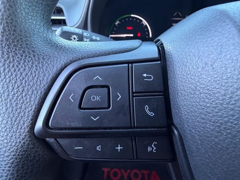 Used 2022 Toyota Sienna LE FWD image 25