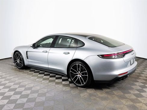Used 2022 Porsche Panamera 4 Platinum Edition AWD/4WD image 7