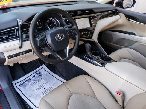 Used 2019 Toyota Camry LE image 14