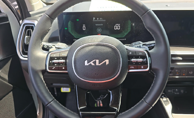 Used 2025 Kia Sorento EX AWD/4WD image 7