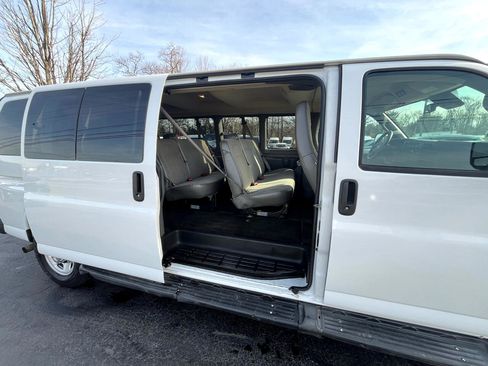 Used 2019 Chevrolet Express 3500 LT w/ LT Preferred Equipment Group image 33