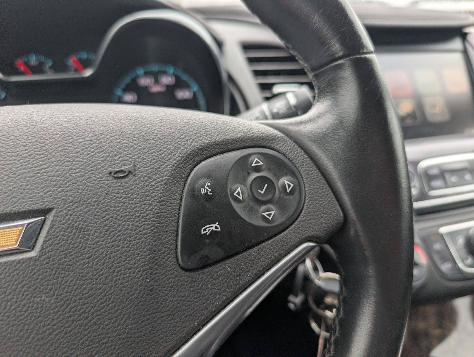 Used 2015 Chevrolet Impala LT w/ Convenience Package FWD image 13