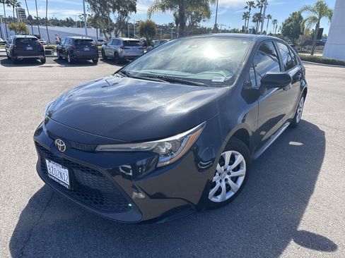 Used 2021 Toyota Corolla LE image 9