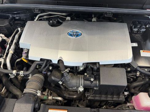 Certified 2022 Toyota Prius LE FWD image 32
