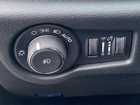 New 2026 Chrysler Pacifica Select image 14