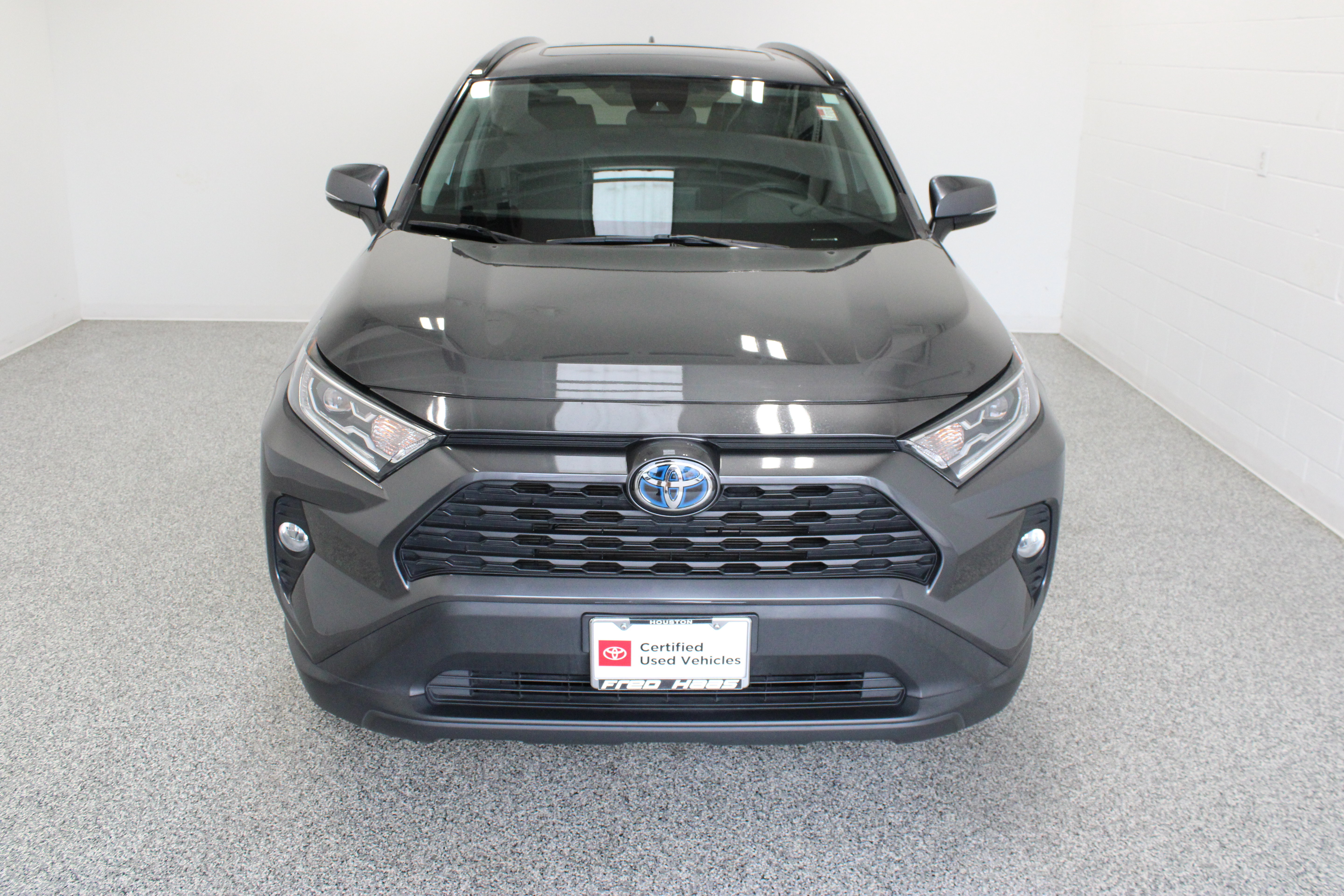 Certified 2021 Toyota RAV4 XLE w/ Convenience Package AWD/4WD image 3