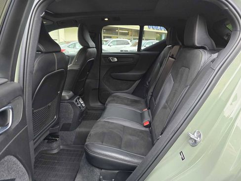 Certified 2022 Volvo XC40 P8 Recharge Ultimate image 26