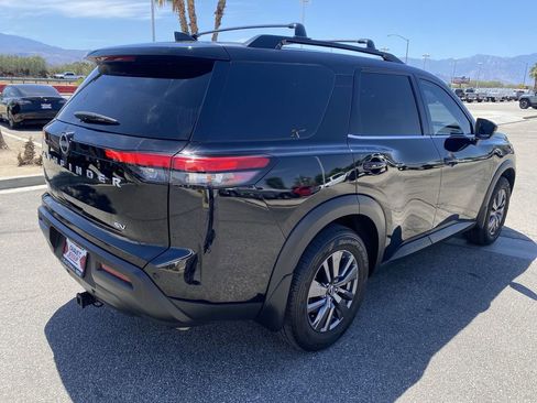 Used 2022 Nissan Pathfinder SV FWD image 35