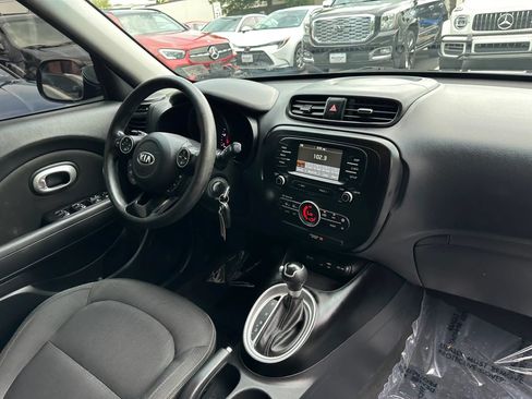 Used 2017 Kia Soul + FWD image 17