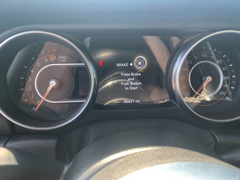 Used 2021 Jeep Wrangler Unlimited Sahara AWD/4WD image 30