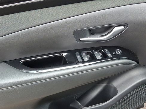 Used 2023 Hyundai Tucson Limited image 12