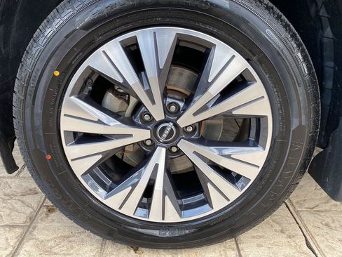 Certified 2023 Nissan Rogue SV w/ SV Premium B Package AWD/4WD image 13