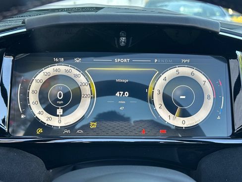 Used 2026 Aston Martin V8 Vantage Coupe RWD image 6