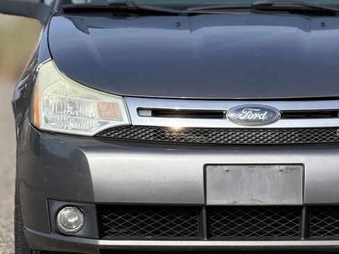 Used 2010 Ford Focus SE image 11