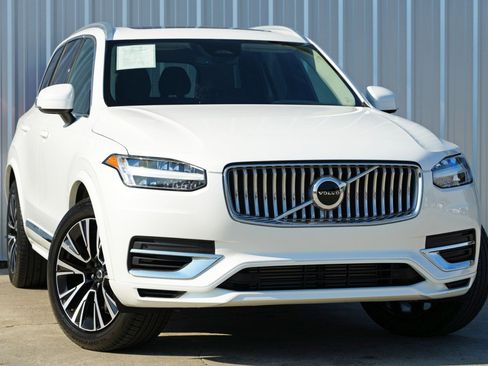 Used 2024 Volvo XC90 T8 Core w/ Protection Package Premier image 4