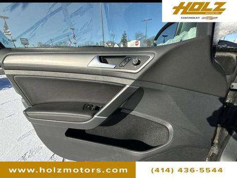 Used 2016 Volkswagen Golf Limited Edition image 23