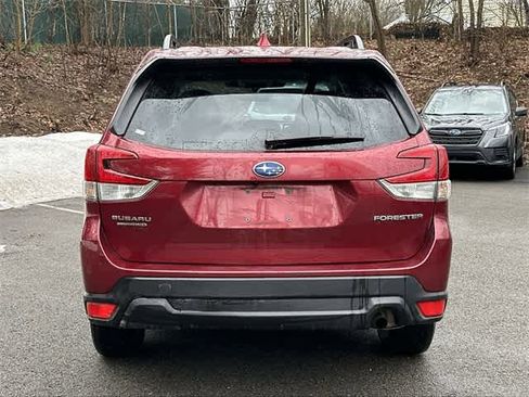 Certified 2023 Subaru Forester Premium image 4