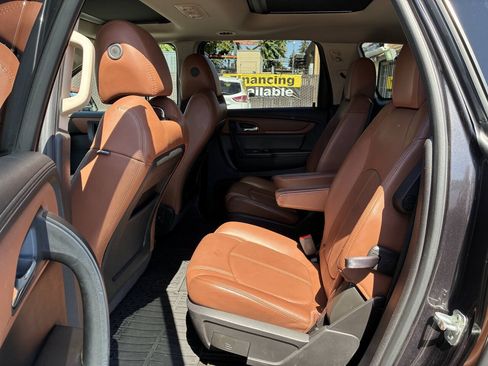 Used 2016 Chevrolet Traverse LT FWD image 4
