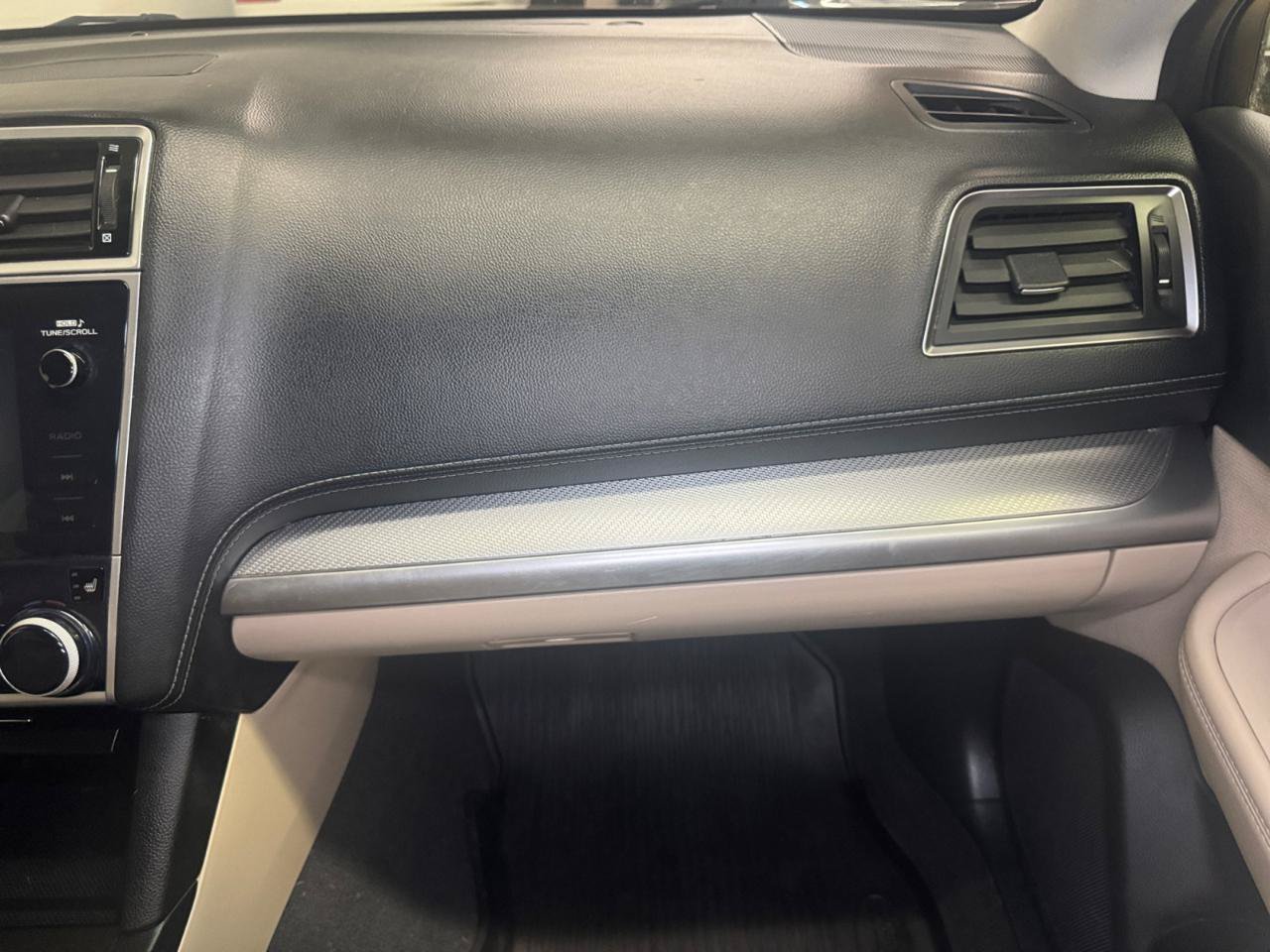 Used 2019 Subaru Outback 2.5i Premium AWD/4WD image 22