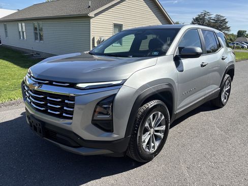 Used 2025 Chevrolet Equinox LT AWD/4WD image 8