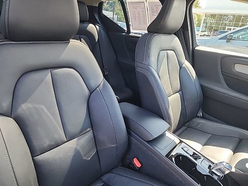 Certified 2024 Volvo XC40 B5 Ultimate w/ Protection Package Premier AWD/4WD image 21