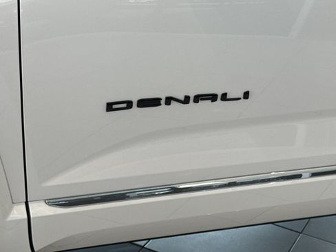 New 2027 GMC Terrain Denali w/ LPO, Black Badging Package AWD/4WD image 13